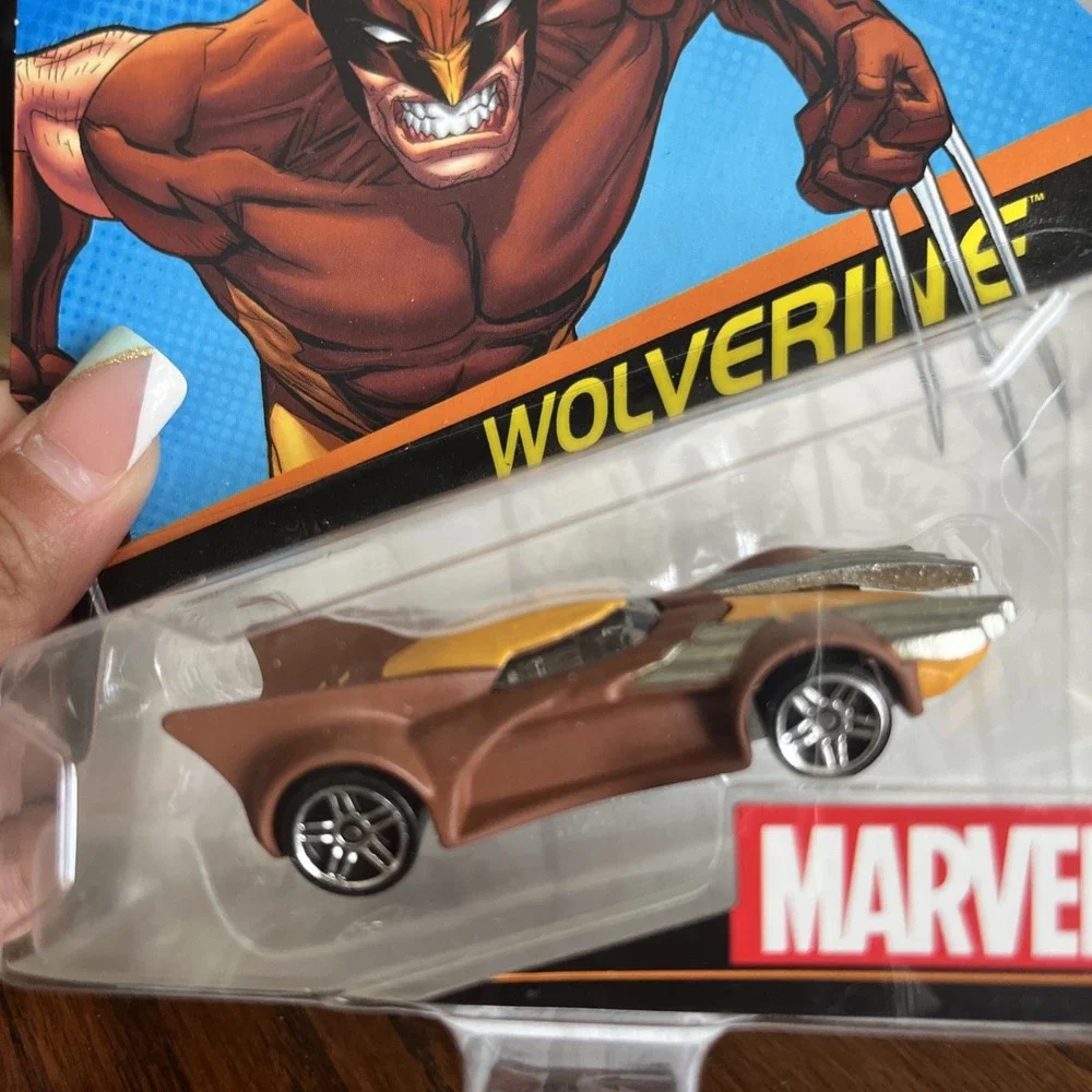 Hot Wheels Marvel Comics Character Cars Wolverine #33 DC5